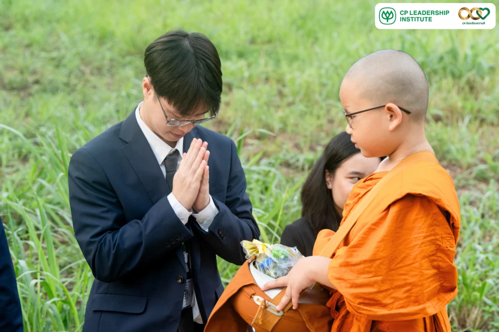 CPLI Leads Young Leaders from FLP in Offering Alms to Monks and Novices at Dhaweedhamma, Dhamma Practice Center, Nakhon Ratchasima