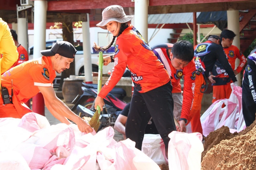 CPLI Commends Volunteer Employees for Assisting Northern Flood Victims in Collaboration with Nakhon Ratchasima Highway Police Volunteers