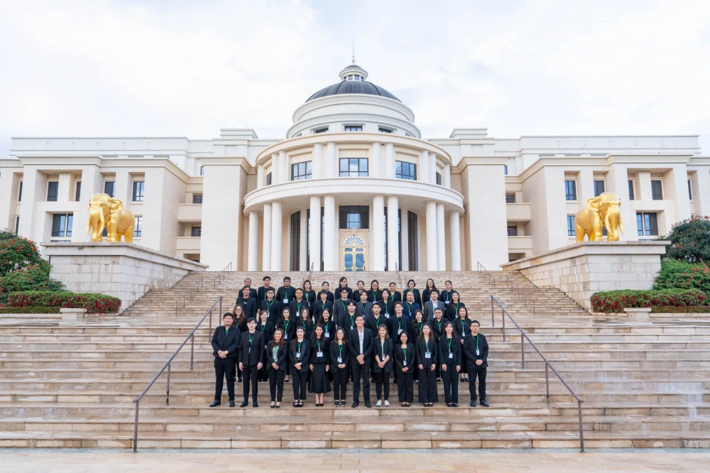 CPLI ติวเข้ม 8 ทีม Business Pitching ในเวที CP Exponential Surge 2025 ปั้นนวัตกรขับเคลื่อนองค์กรยั่งยืน