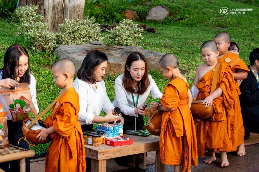 CPLI Leads FLP19 Participants in Alms-giving for True Little Monk Year 12, Refining Minds to Cultivate Virtuous Leaders with Awakened Hearts