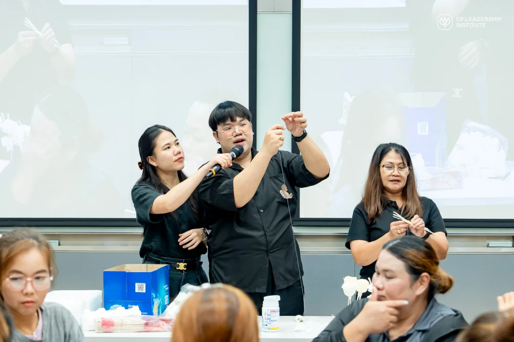 CPLI Joins Forces with the Public Sector and Partners to Craft Sandalwood Flowers, Expressing Loyalty and Profound Gratitude